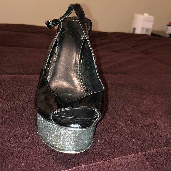 Heels - Picture 4 of 5